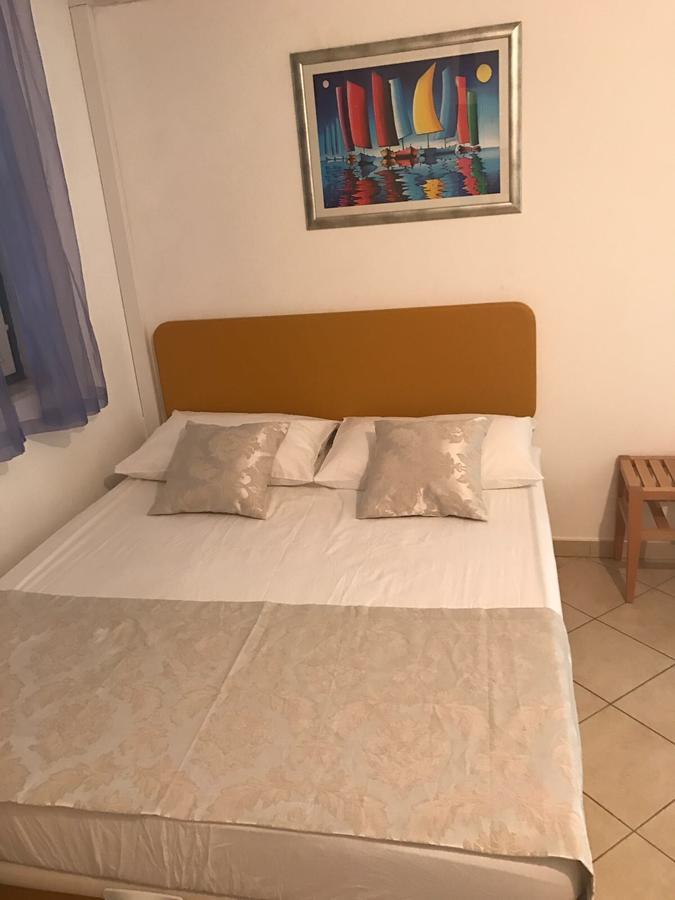 Apartments Josip Бол Екстериор снимка